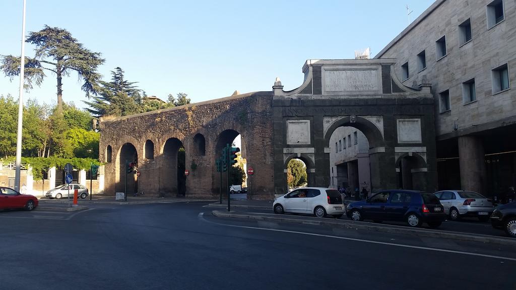 Termini Station Apartment Ai Due Cortili Presso Le Mura Aureliane โรม ภายนอก รูปภาพ